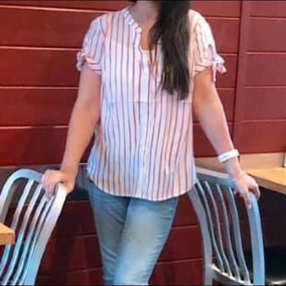 a button down shirt - Picture 2 of 3